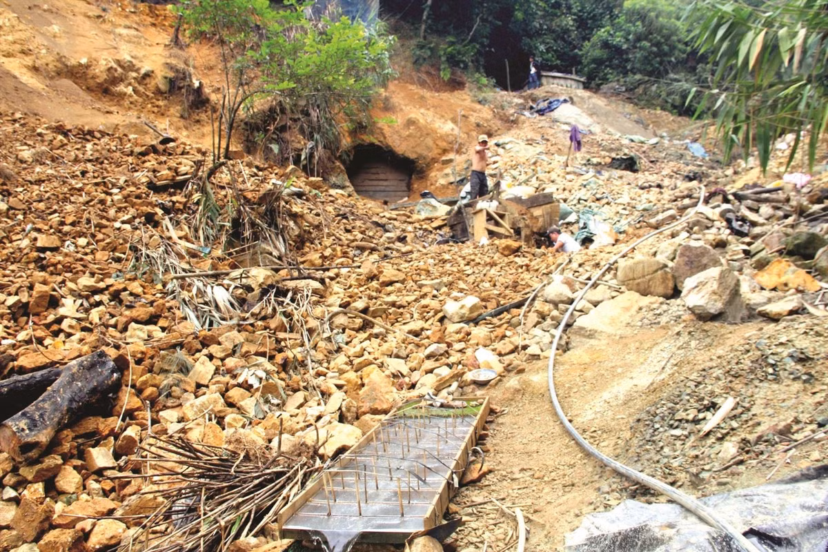 Mỏ vàng Bồng Miêu và Phước Sơn (Quảng Nam) được đánh giá là hai trong số những mỏ có trữ lượng vàng lớn (tổng khoảng 20 tấn). Ảnh: Baotintuc