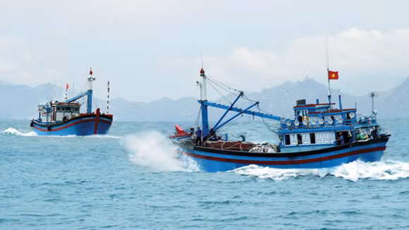 Phan doi CSB Philippines ban tau ca Viet Nam lam chet 2 ngu dan