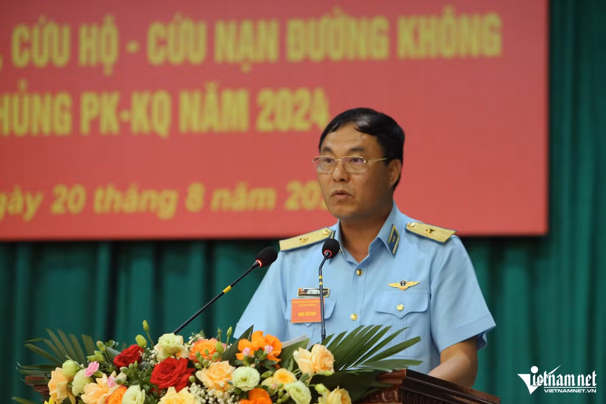 Phát biểu khai mạc, Thiếu tướng Bùi Thiên Thau - Phó Tư lệnh Quân chủng Phòng không Không quân cho biết, do tác động của biến đổi khí hậu, tình hình thời tiết diễn biến phức tạp, trái quy luật, hiện tượng mưa lũ, bão, sạt lở đất... có chiều hướng gia tăng. 