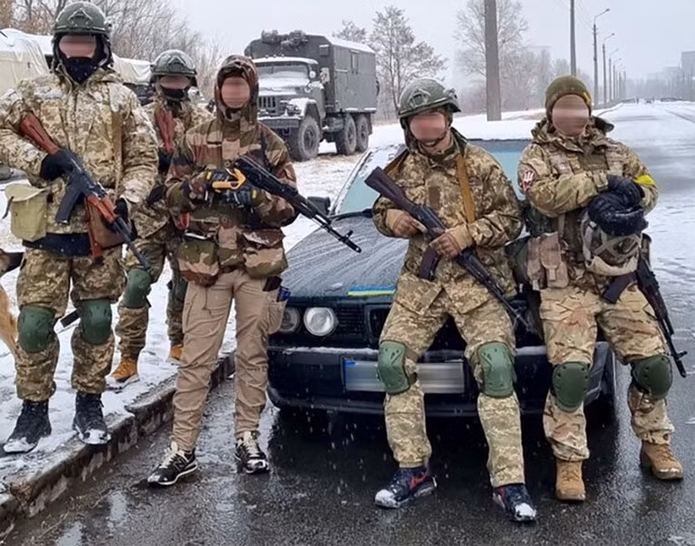 Theo kế hoạch, những công dân Ukraine sẽ được đào tạo ở nước ngoài để đủ kỹ năng phục vụ trong Lực lượng Vũ trang Ukraine. Tại Cộng hòa Séc cũng như ở Ba Lan, việc tham gia đào tạo là tự nguyện.