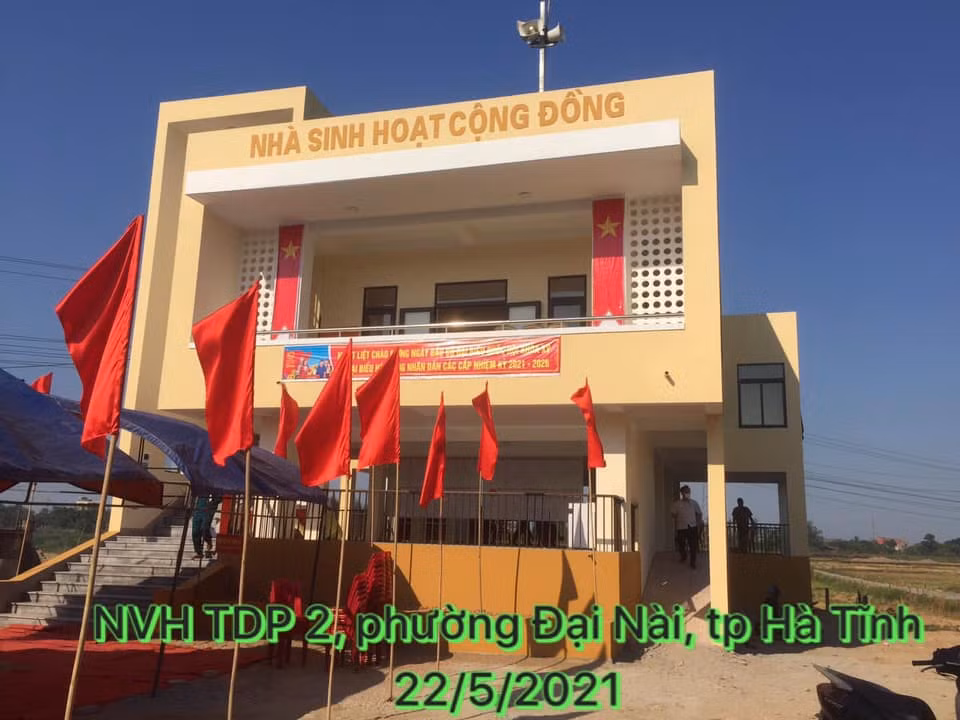 Trong bài đăng của mình, đi kèm hình ảnh 10 căn nhà cộng đồng chống lũ ở Hà Tĩnh xây dựng gần như hoàn tất, Thủy Tiên thông báo rằng trong đó có 6 căn đã hoàn thiện và làm lễ cắt băng khánh thành gắn biển tài trợ hôm 22/5 để kịp hôm 23/5 cho người dân đi bầu cử. Còn 4 căn còn lại sơn nước xong sẽ đưa vào sử dụng từ ngày 15/6/2021 tới đây.