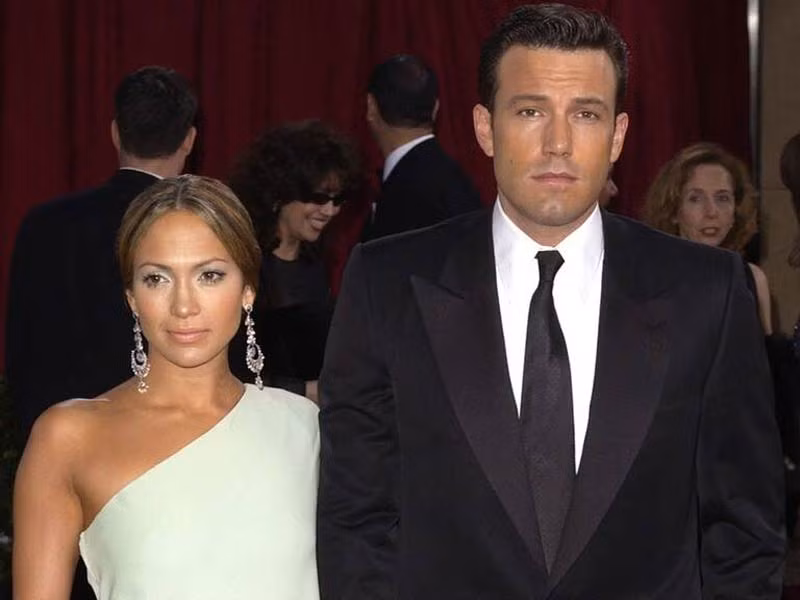 Ngày 10/1/2004 hai người hủy hôn, chia tay mối tình 2 năm. Sau đó Ben Affleck kết hôn với nữ diễn viên Jennifer Garner và có ba con chung còn J.Lo kết hôn với nam ca sĩ Marc Anthony và có hai con sinh đôi năm nay đã 13 tuổi. (Ảnh: Wire Image)