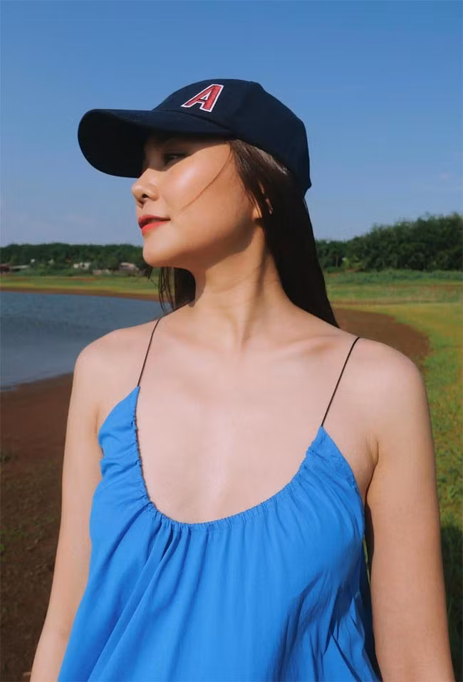 Sau đó, người đẹp sinh năm 1983 trở thành vedette của rất nhiều show diễn và là gương mặt siêu mẫu nổi bật của làng mẫu Việt.