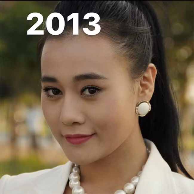 Năm 2013, khuôn mặt Phương Oanh khá vuông, làn da hơi ngăm ngăm và trông già hơn so với tuổi.