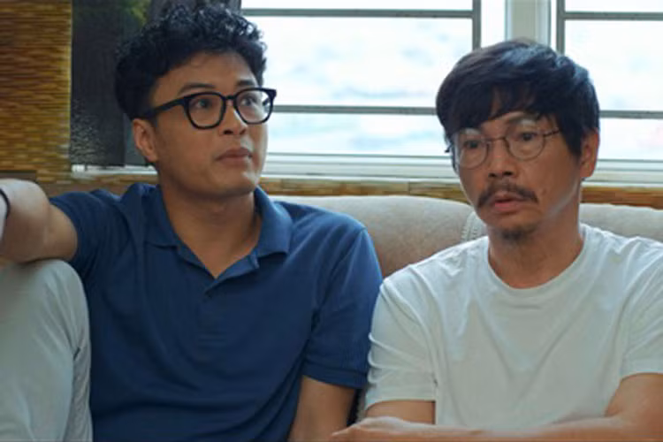 Mới đây, nghệ sĩ Trung Anh tham gia hai bộ phim truyền hình "Thương ngày nắng về" và "Mặt nạ hạnh phúc".