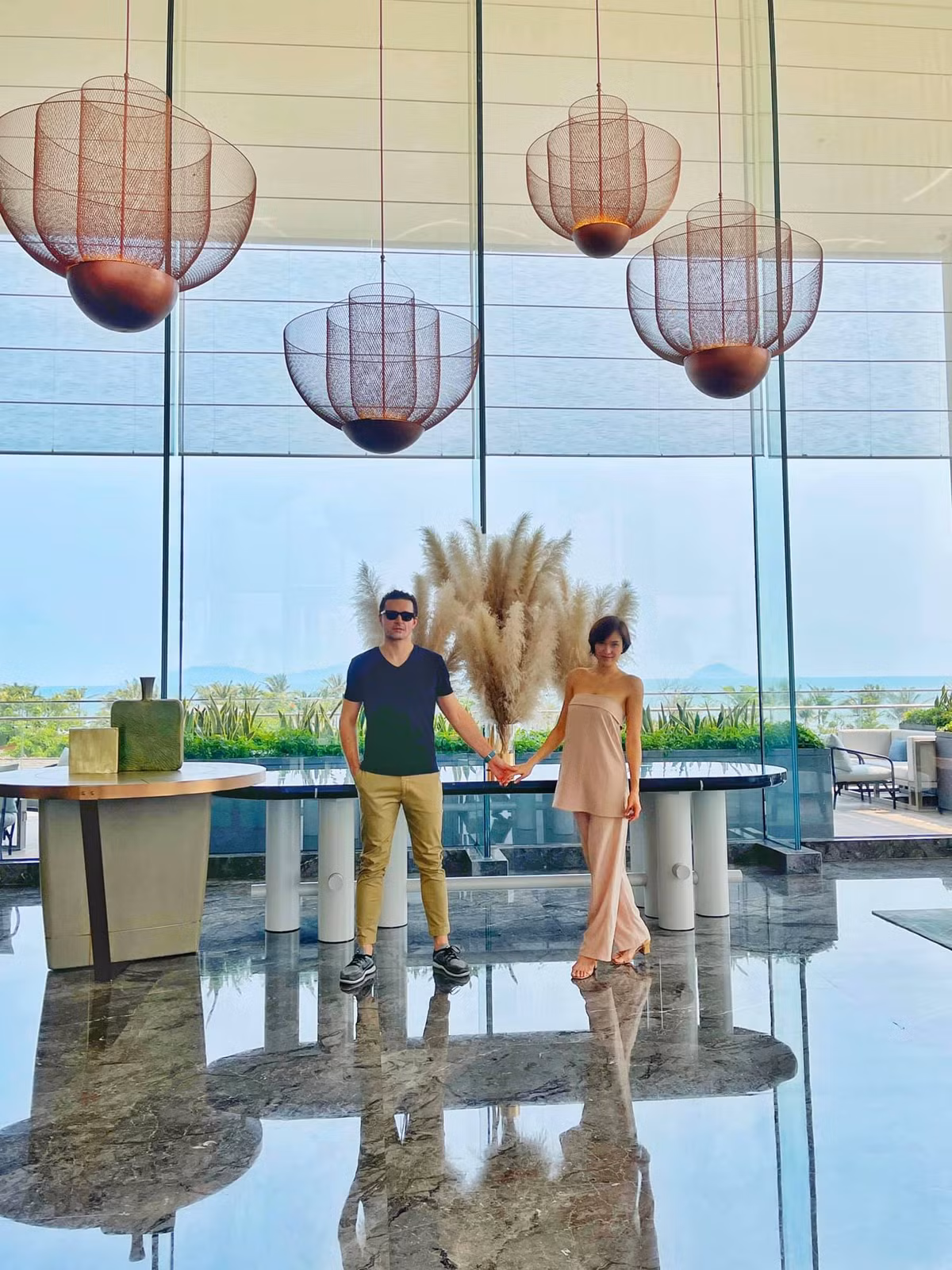 Dù bận rộn với công việc lẫn chăm con nhưng hai vợ chồng Phương Mai vẫn dành thời gian hẹn hò lãng mạn.