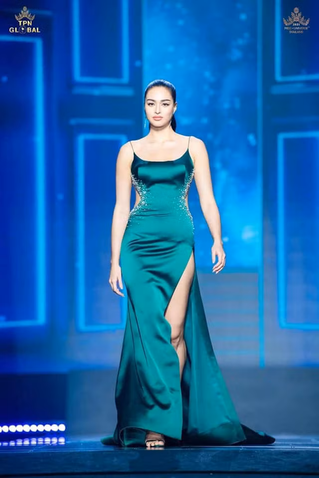 Tân Hoa hậu Hoàn vũ Thái Lan cho biết, cô muốn truyền cảm hứng cho phụ nữ về "Real size beauty" (vẻ đẹp của những vóc dáng, kích thước thực tế).