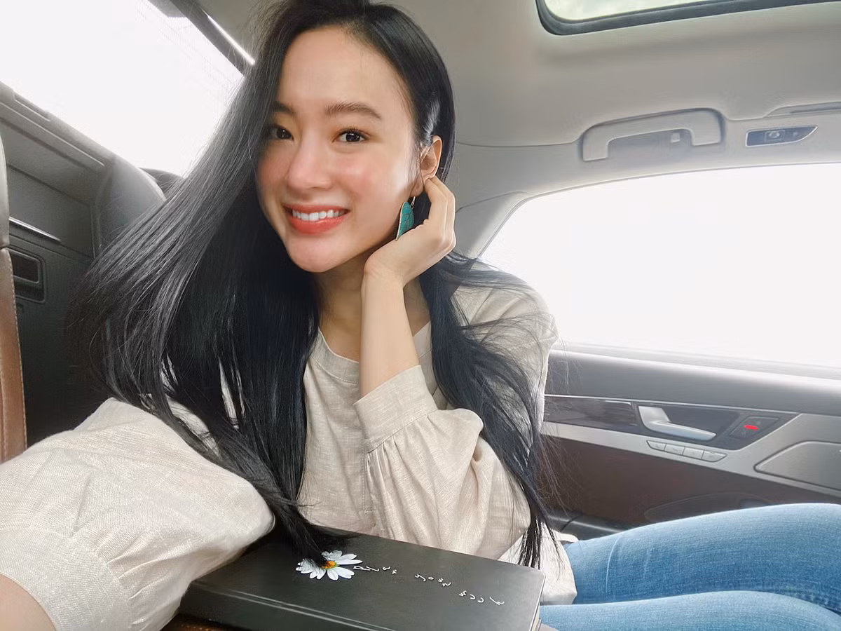Hơn 3 năm trở lại đây, "bà mẹ nhí" Angela Phương Trinh khiến ai nấy đều ngỡ ngàng khi thay đổi 180 độ.