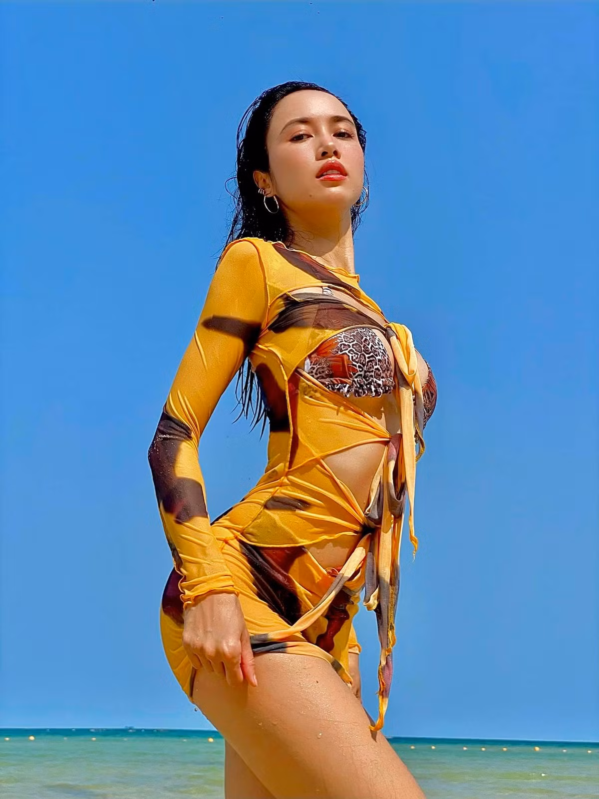 “Qua bom sexy” Vu Ngoc Anh ngay cang goi cam het nac