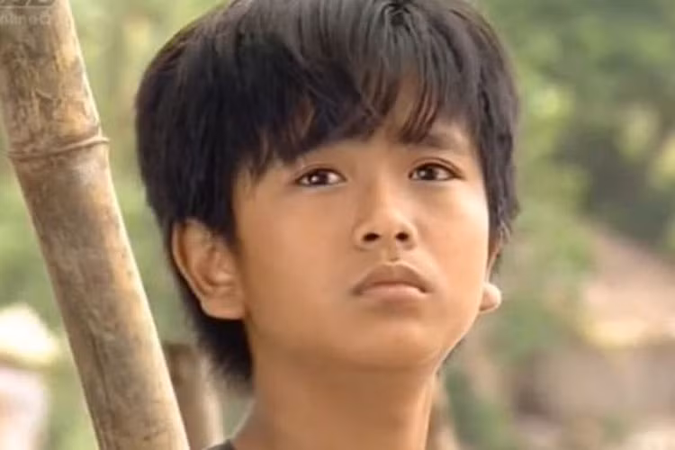Sau thành công với vai bé An trong phim "Đất phương Nam" năm 1997, Hùng Thuận gần như chìm nghỉm trong showbiz vì không có vai diễn nào gây chú ý. (Ảnh: VTV)