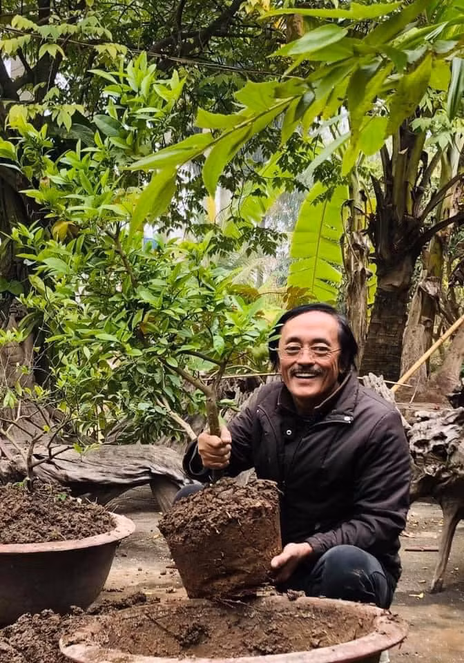  Nghệ sĩ Giang Còi phát hiện bị ung thư hạ họng giai đoạn 3 vào tháng 1/2021, qua đời vào đêm 4/8/2021 tại nhà riêng.