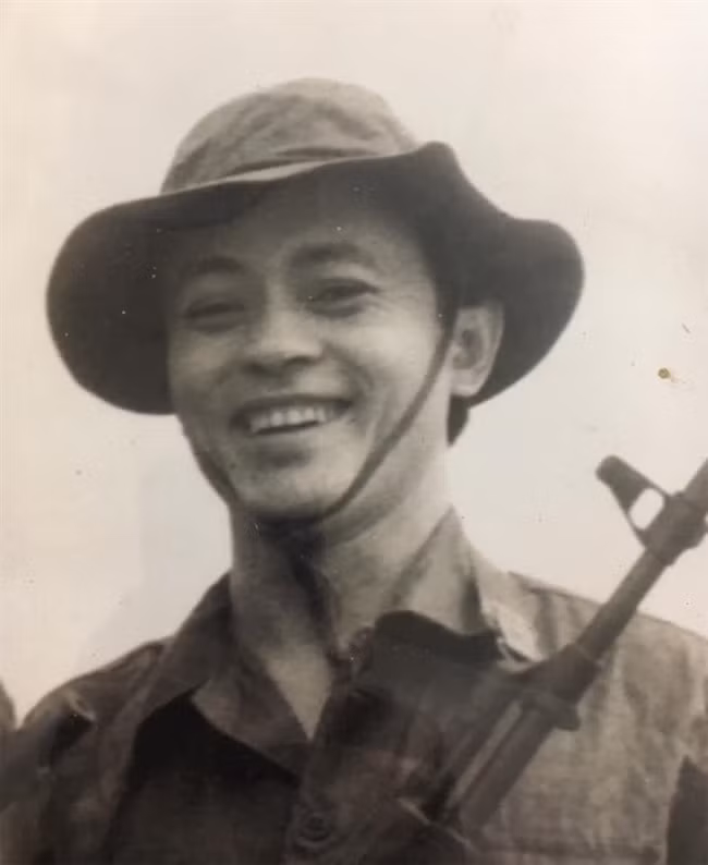 Trước khi quen mặt với khán giả trong vai trò diễn viên hài, Giang Còi là diễn viên chính kịch. (Ảnh: VTC)