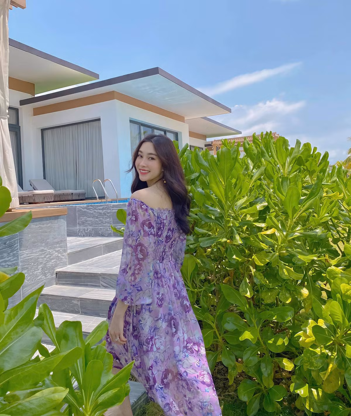 Vợ chồng cô cũng thường xuyên cho con ra ngoài trải nghiệm trong mỗi chuyến đi chơi, du lịch.