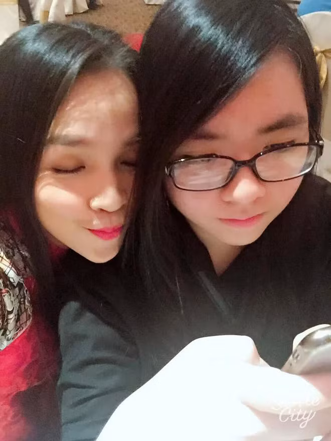 Trong việc học tập, Hiền Thục chưa bao giờ ép con để đạt được thành tích. Trong cuộc sống, cô cũng là người mẹ rất tâm lý với con.