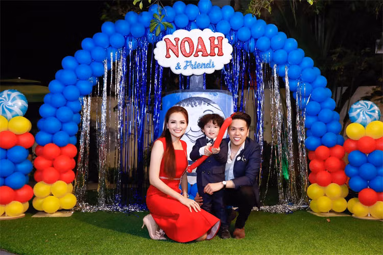 Năm 2015, người đẹp sinh năm 1990 kết hôn với Quang Huy và có với nhau một cậu con trai chung. (Ảnh: FBNV)