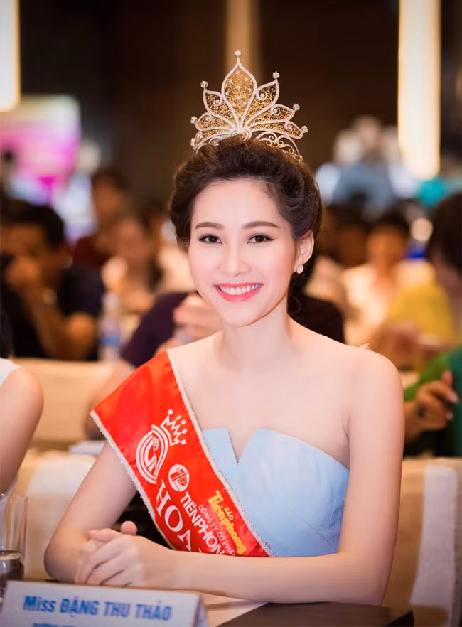 Da hai con, Hoa hau Dang Thu Thao van xinh het phan thien ha!