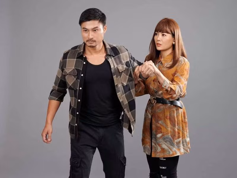 Cả hai diễn viên đã tạo sức hút cho bộ phim nhờ diễn xuất tuyệt vời. Chính vì thế mà khán giả chỉ chăm chăm ngóng đến ngày cả hai thành một cặp trong phim và không thể rời mắt khỏi màn hình khi có sự xuất hiện của họ. (Ảnh: FBNV)