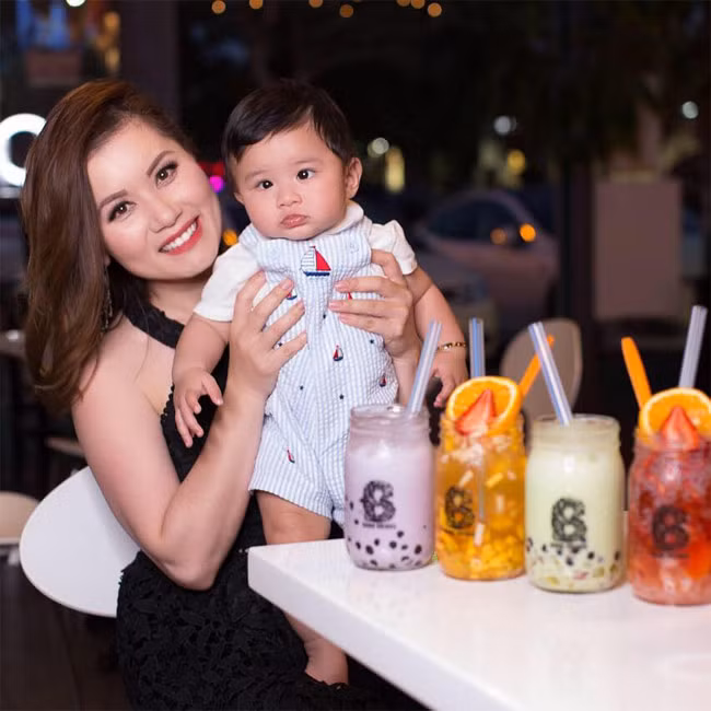 Năm 2017, vợ Đan Trường hạ sinh con trai đầu lòng, đặt tên là Mathis Thiên Từ.