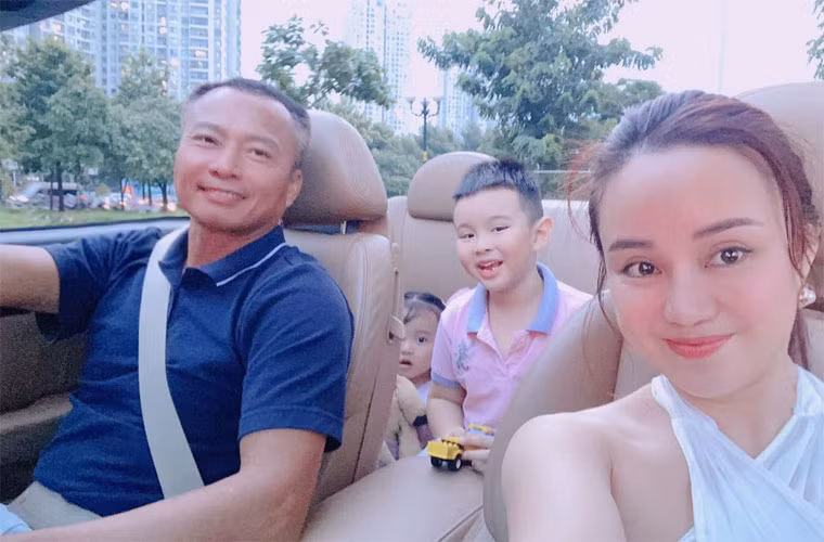 Từ một cô ca sĩ xuất thân nghèo khó, Vy Oanh hiện đã có trong tay tất cả từ danh tiếng, tiền bạc, hạnh phúc gia đình.