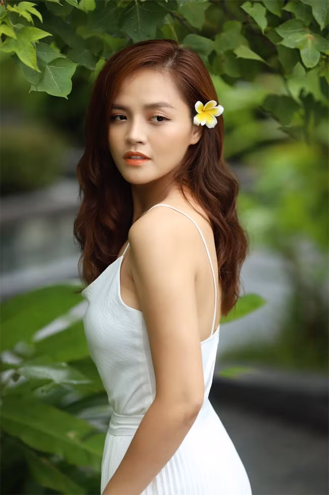 So với thời gian đi thi hoa hậu của 13 năm trước, hiện tại nhan sắc của Thu Quỳnh còn vượt trội hơn.
