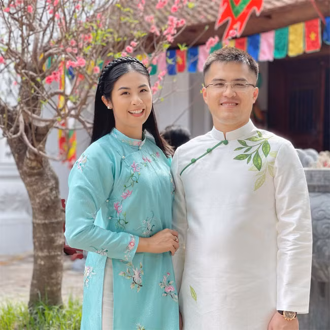 Theo thời gian, cả Ngọc Hân và bạn trai đều nhuận sắc hơn.