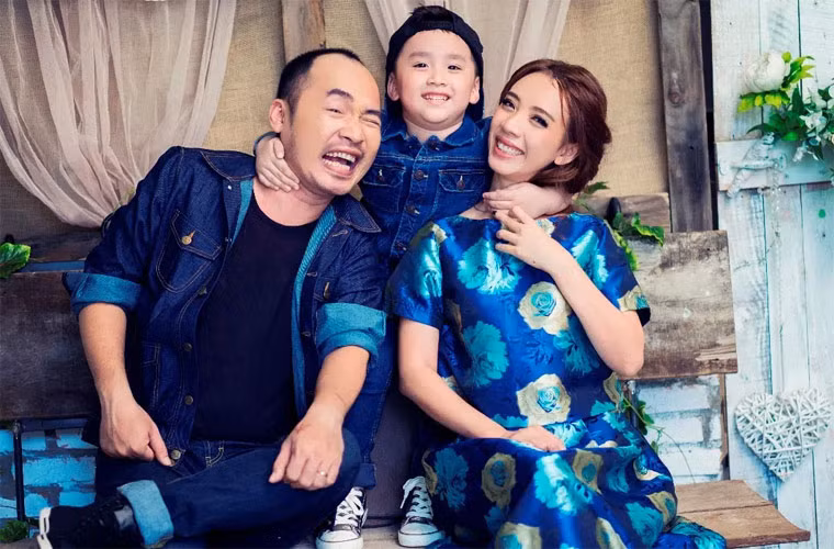 Cuộc sống hiện tại đã khá giả nhưng Thu Trang vẫn thích sống chung với bố mẹ chồng bởi họ hỗ trợ cô rất nhiều trong cuộc sống như chăm sóc con trai, chăm lo việc nhà.