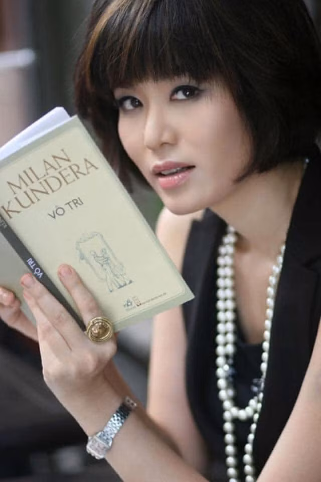 Khi sinh thời, sách là một trong những niềm đam mê của Hoa hậu Thu Thủy. Một trong những quan điểm cô chia sẻ trên trang cá nhân là phụ nữ hiện đại phải thường xuyên trau dồi kiến thức thông qua việc đọc sách.
