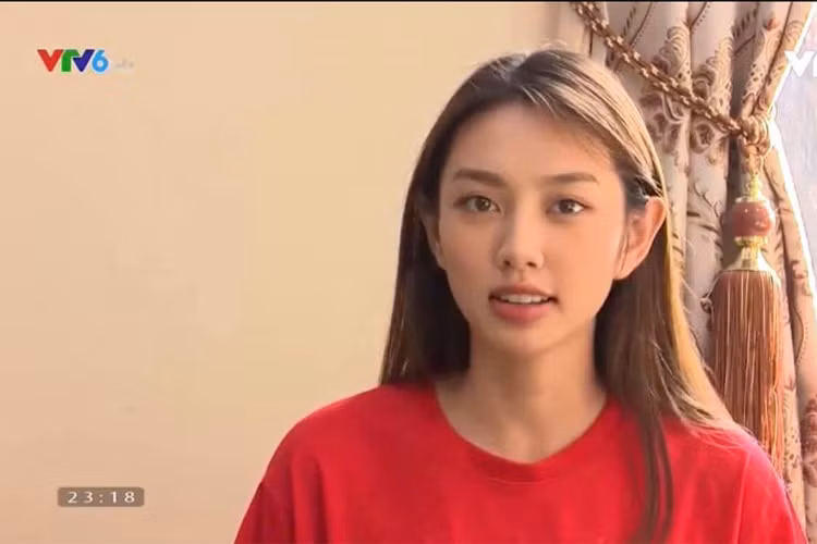 Khi ít trang điểm, khuôn mặt của Thuỳ Tiên lại rõ nét nhất và đẹp nhất.