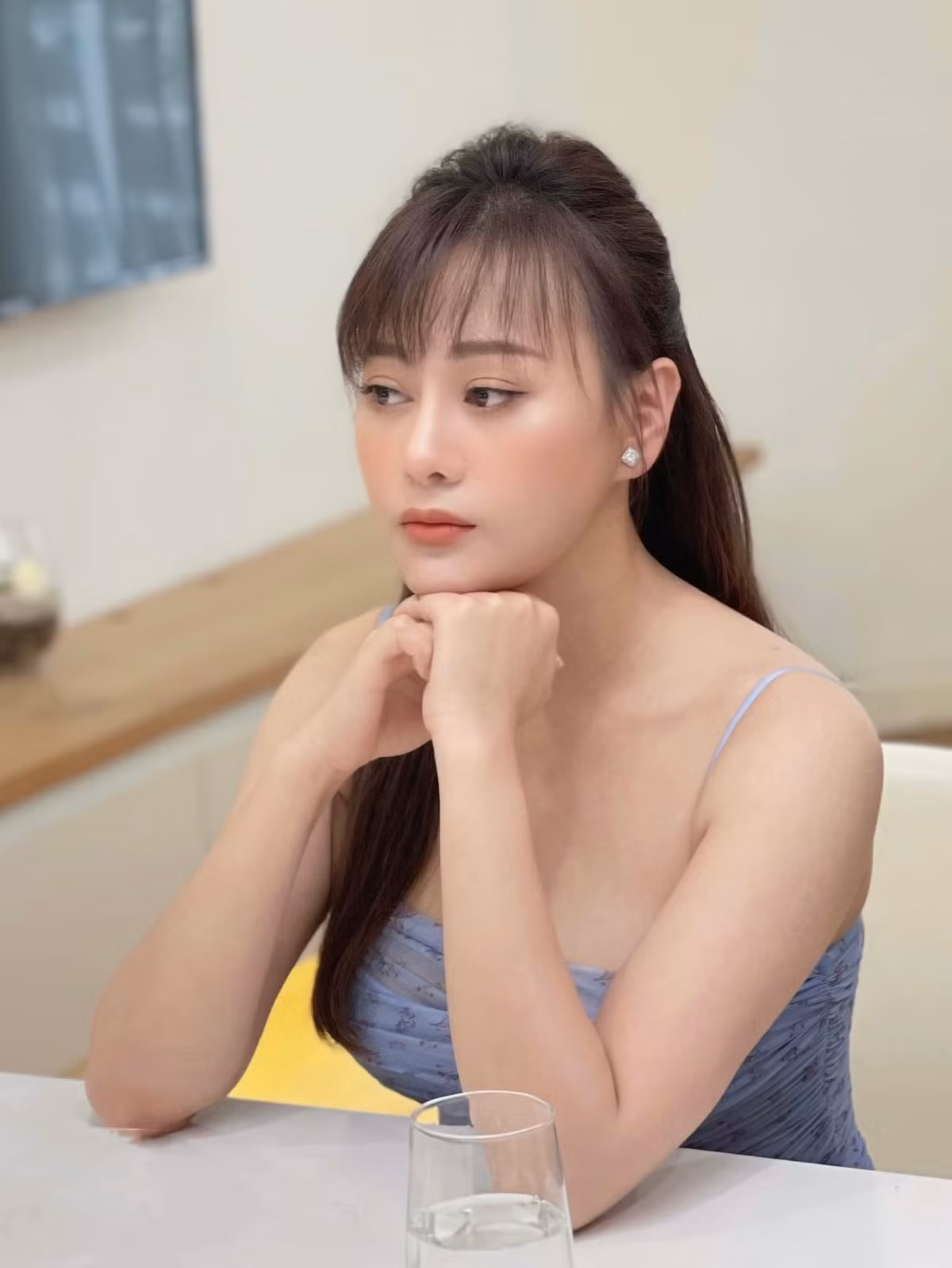 Sự lăn xả và nỗ lực của Phương Oanh khi tham gia chương trình khiến khán giả nể phục.
