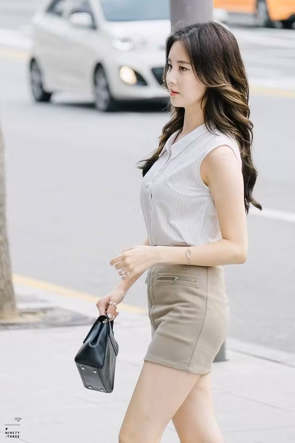 Càng ngày nữ ca sĩ sinh năm 1991 càng gợi cảm và bắt mắt hơn.