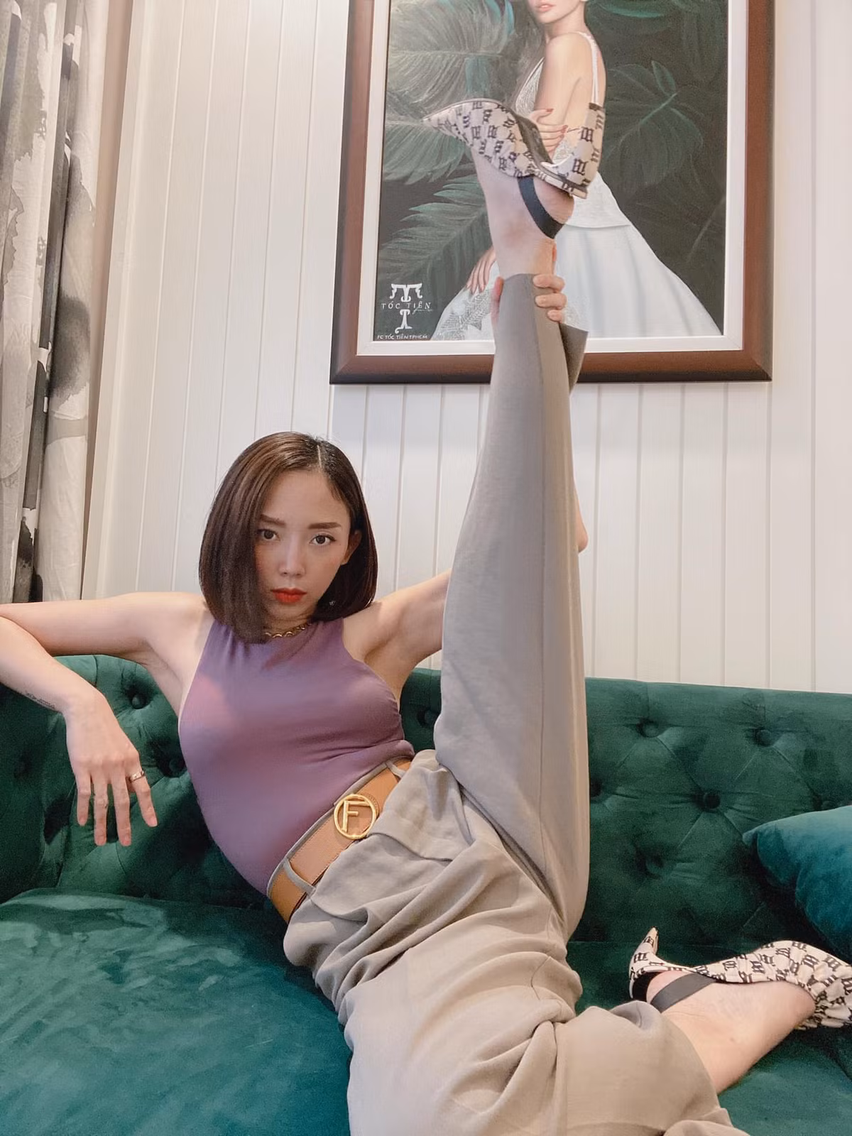 Chết cười màn tạo dáng “không thể mê” của Tóc Tiên Chet cuoi man tao dang “khong the me” cua Toc Tien