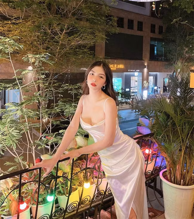 Vẻ ngoài xinh tươi của người đẹp 9x nhận được nhiều lời khen ngợi.