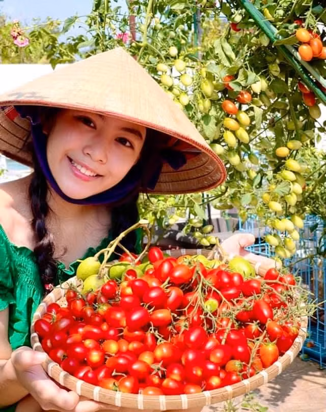 Vẻ đẹp khả ái của con gái lớn nhà Quyền Linh.