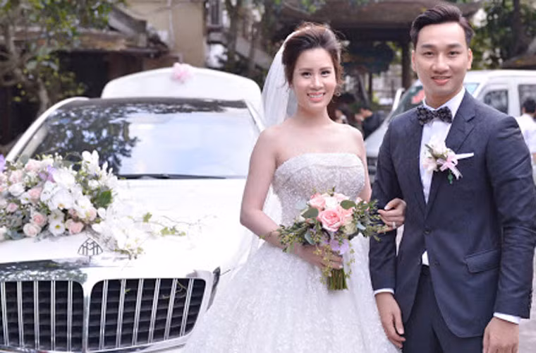  MC Thành Trung và Ngọc Hương, tiếp viên hàng không, kết hôn vào cuối tháng 3/2017 sau 3 năm hẹn hò.