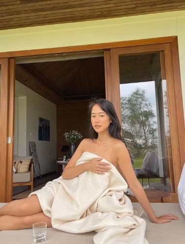 Mỹ nhân 9X ăn chay, tập yoga để giữ sức khỏe và vóc dáng.