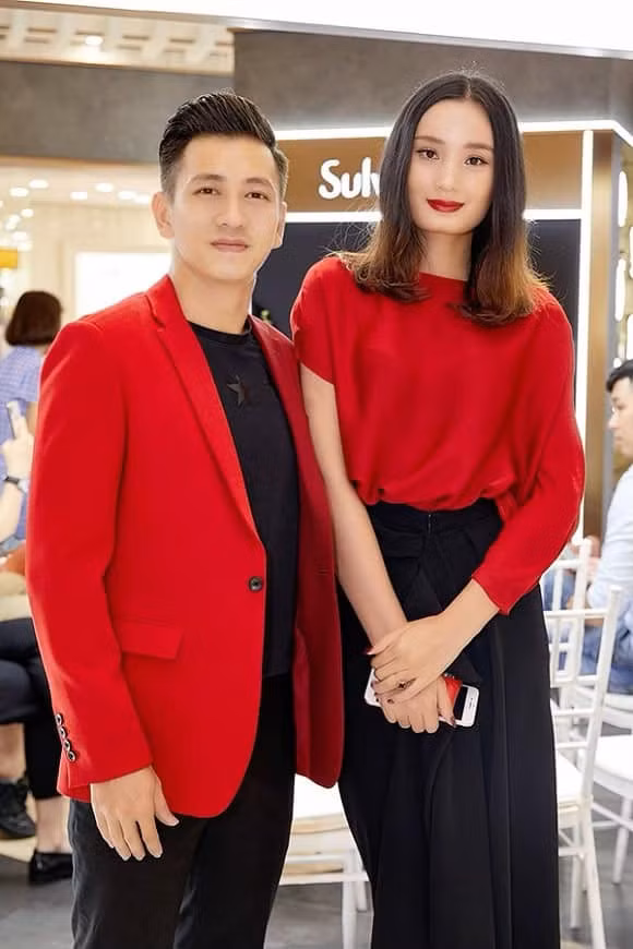 Lê Thuý được chồng yêu chiều hết mực nên cuộc sống hôn nhân của cô rất viên mãn.