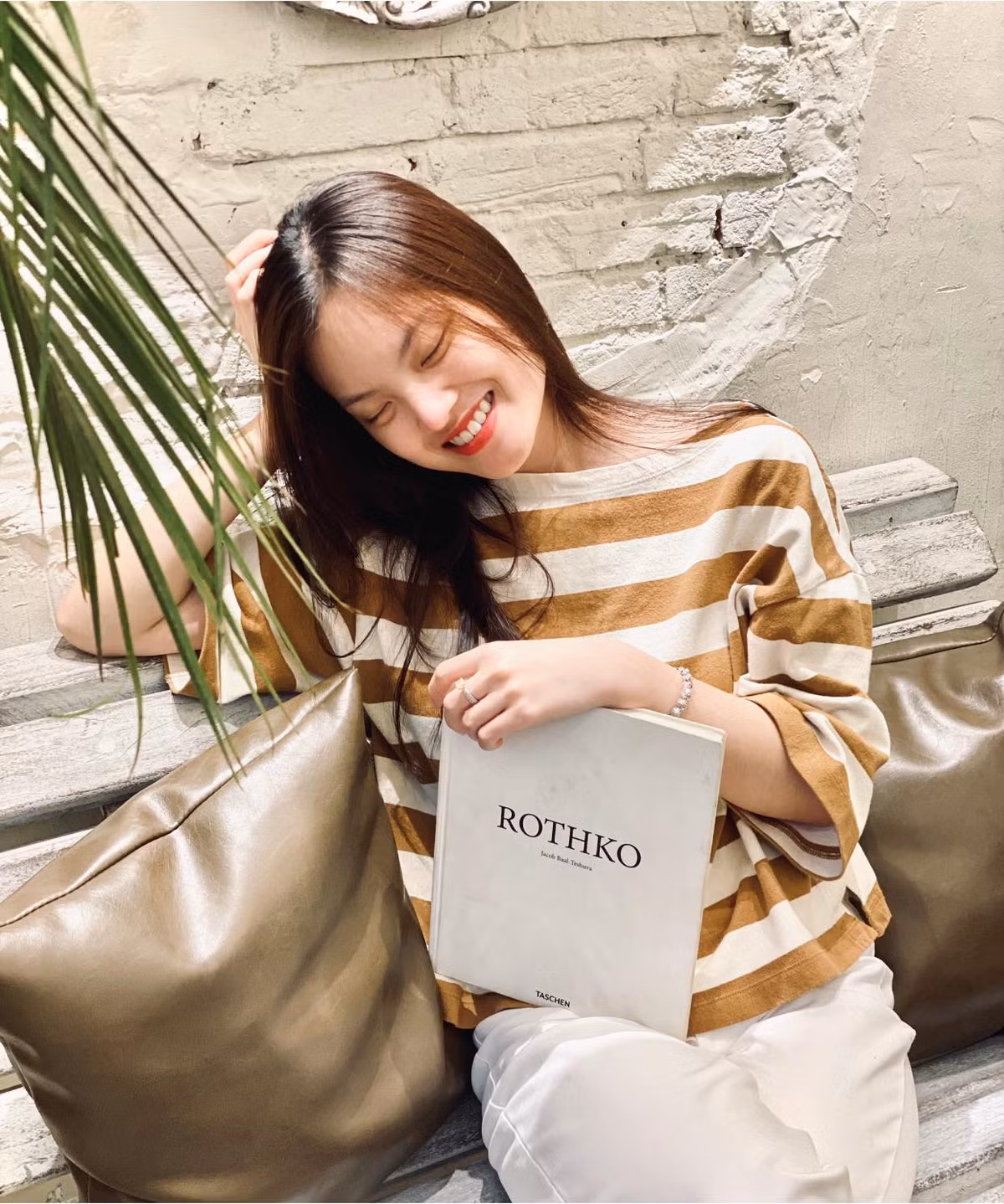  Bạn gái kém 16 tuổi của Đoàn Minh Tài được nhận xét sở hữu vẻ đẹp trong sáng và ngọt ngào.