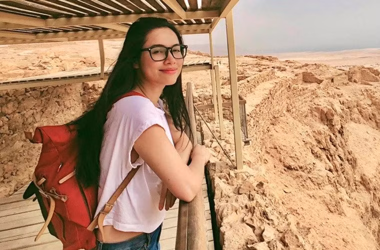 Tốt nghiệp Học viện Điện ảnh New York, Hoàng My đến Israel sinh sống và làm phim. Tại đây cô theo đuổi dự án sản xuất bộ phim tài liệu “Giải mã trí tuệ Do Thái”. (Ảnh: FBNV)