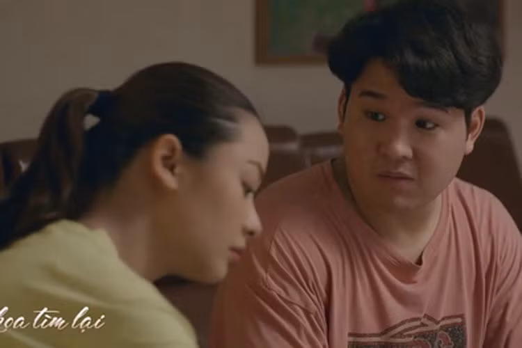 Dù chỉ đóng vai phụ trong “ Mùa hoa tìm lại” nhưng Lâm Đức Anh lại được khán giả yêu mến nhờ cách diễn dí dỏm và ngoại hình mập mạp dễ thương. (Ảnh: VTV)