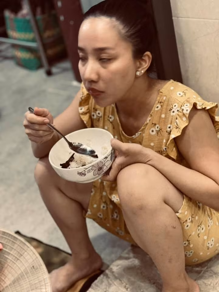 Quỳnh Quỳnh đến ăn cũng không yên với ông chồng "lầy lội".
