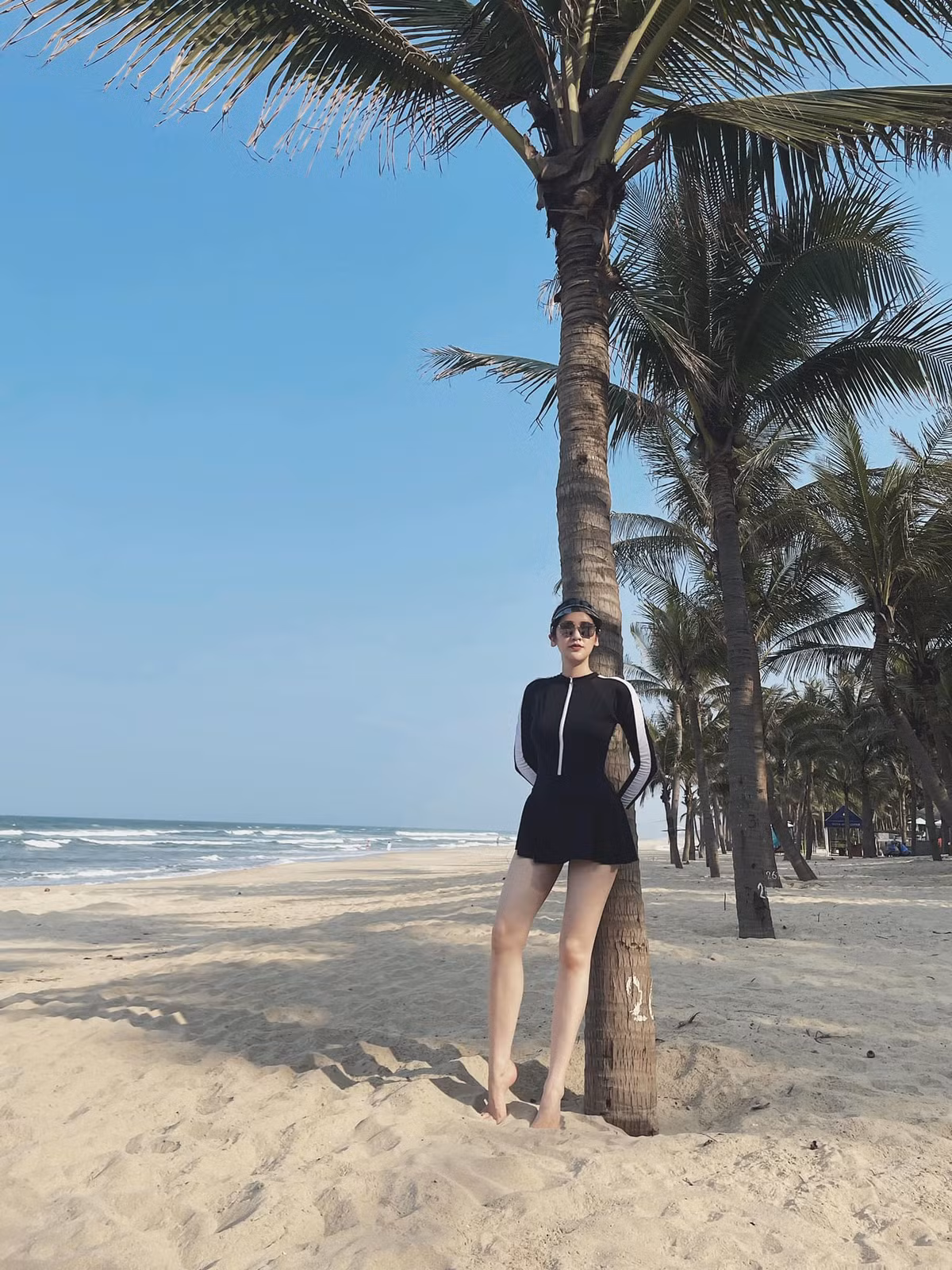 Tận hưởng cuộc sống sung sướng như "bà hoàng" bên chồng thiếu gia, mỹ nhân họ Dương ngày càng nhuận sắc.