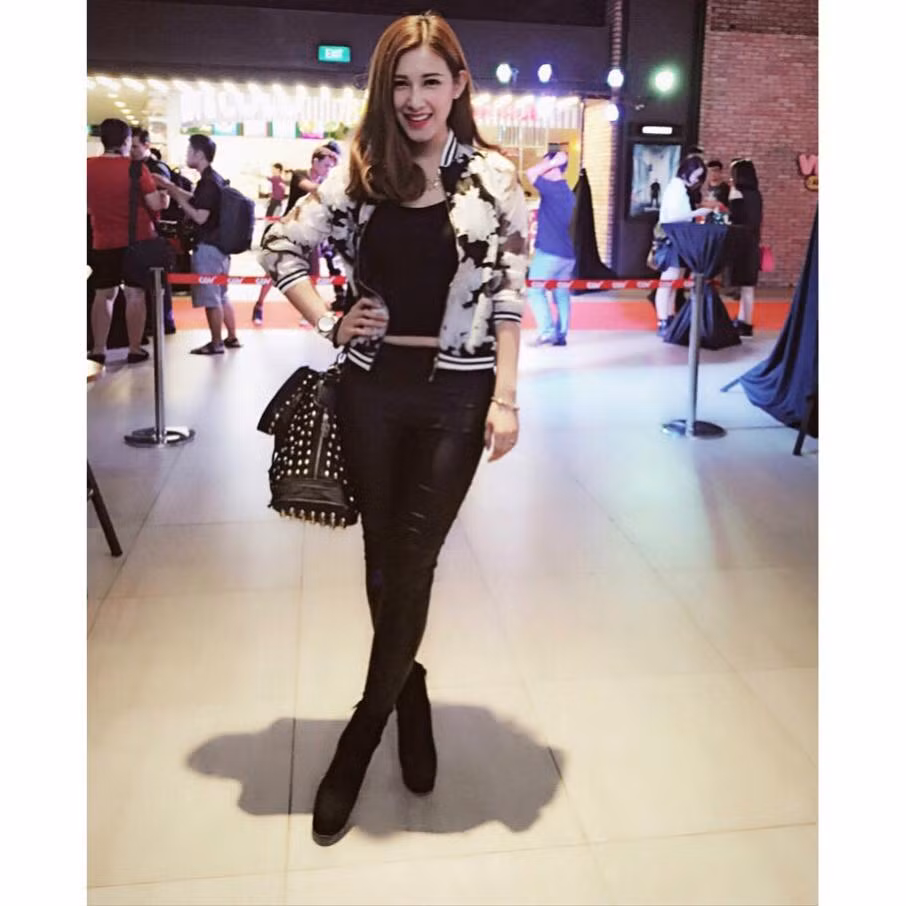 Ngoài làm VJ, Emmy còn tham gia làm diễn viên, đảm nhận các vai phụ trong nhiều phim điện ảnh và MV ca nhạc. Khuôn mặt xinh đẹp gợi liên tưởng đến những hot girl Thái Lan khiến Emmy luôn tạo được một sức hút nhất định với công chúng mỗi khi xuất hiện trên màn ảnh nhỏ.