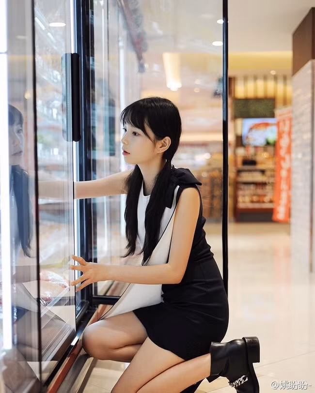 Những bộ ảnh đẹp hút hồn của nữ sinh 9x khiến cô ngày càng trở nên nổi tiếng trong cộng đồng giới trẻ Trung Quốc.