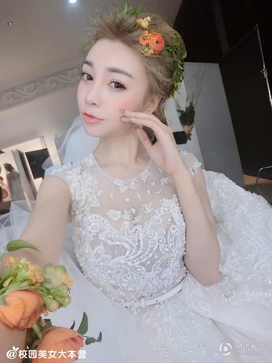"Bản sao của Angelababy" xinh đẹp trong bộ váy cưới.