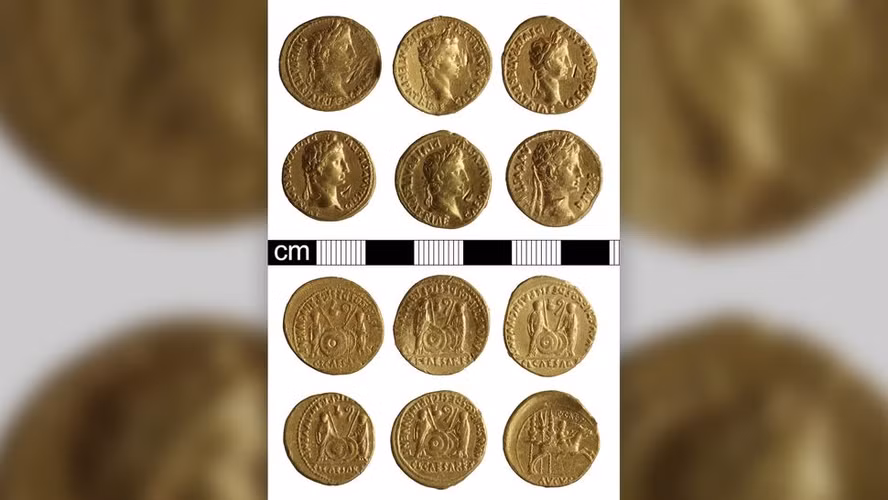 Kho báu này, được gọi là "The Broads Hoard", bao gồm những đồng tiền có niên đại từ thế kỷ thứ nhất trước Công nguyên đến thế kỷ thứ nhất sau Công nguyên, trước cuộc chinh chiến của người La Mã. (Ảnh:livescience)