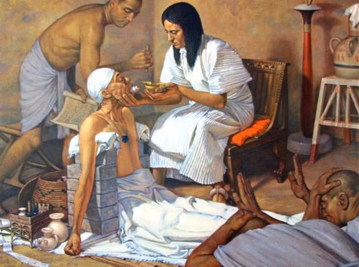 Một trong những điểm nổi bật của y học Ai Cập cổ đại là việc sử dụng các phương pháp điều trị độc đáo. Chẳng hạn, để gây mê, các thầy thuốc đã đưa bệnh nhân vào trạng thái nhập đồng bằng cách đọc kinh cầu nguyện và cho họ uống dung dịch thuốc ngủ chế biến từ thảo mộc chứa chất ma túy. (Ảnh:Trowbridge Gallery)