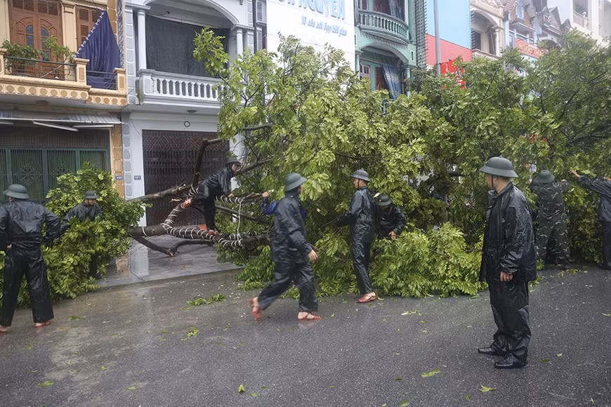 Quân đội triển khai lực lượng ứng phó bão số 3 Yagi - Hình 2 Quan doi trien khai luc luong ung pho bao so 3 Yagi-Hinh-2