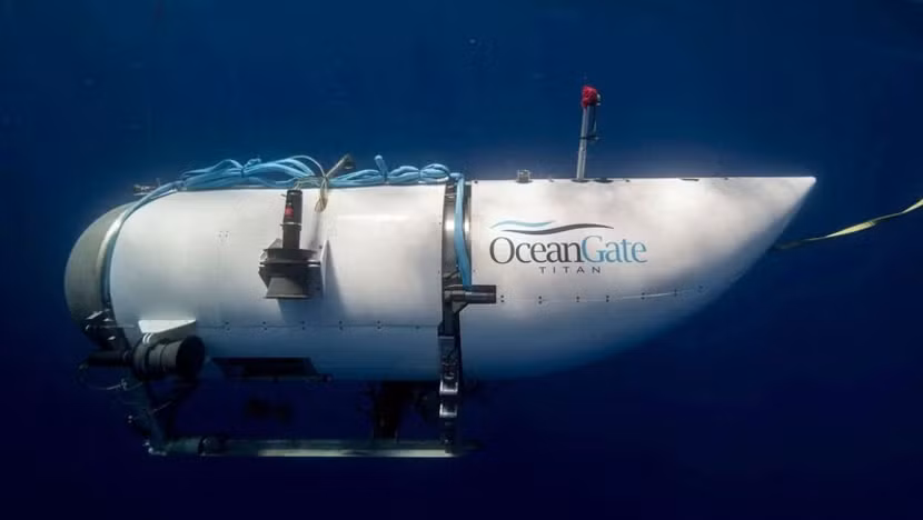 Ngày 18/6/2023, tàu ngầm Titan của công ty OceanGate Expeditions đã gặp sự cố nghiêm trọng khi đang thực hiện chuyến thám hiểm xác tàu Titanic ở Bắc Đại Tây Dương. Tàu ngầm này, chở theo năm người, đã mất liên lạc chỉ sau 1 giờ 45 phút kể từ khi bắt đầu lặn. (Ảnh: CNA)