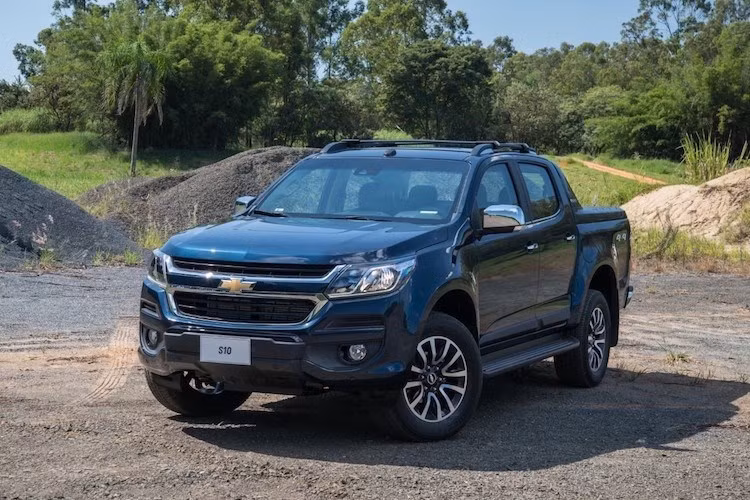 Trong buổi họp báo công bố Vietnam Motor Show 2016, đại diện Chevrolet đã hé lộ rằng 2 mẫu xe bán tải Chevrolet Colorado 2017 và SUV 7 chỗ Chevrolet Trailblazer sẽ xuất hiện ở triển lãm. Cả 2 mẫu xe này vừa mới chỉ được Chevrolet nâng cấp vào giữa năm và đặc biệt đây là lần đầu tiên hãng xe Mỹ đưa Trailblazer tới Việt Nam, dù mẫu xe này đã rất phổ biến ở nhiều nước Đông Nam Á khác.