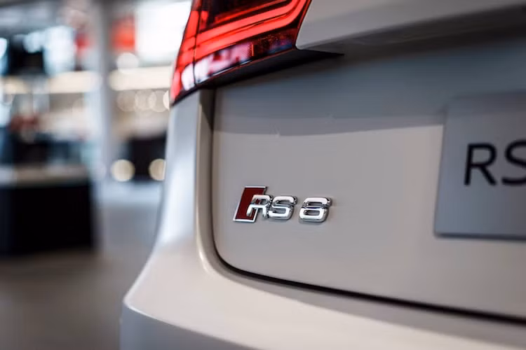 Tại thị trường Đức, một chiếc RS6 Performance được hãng xe Audi bán với giá khởi điểm là 117.000 Euro (tương đương 2,91 tỷ đồng).